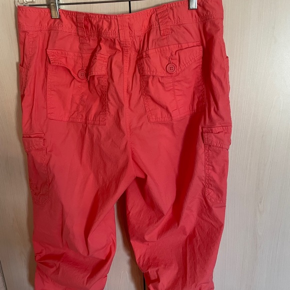 Cute Peach Capris - Picture 6 of 8